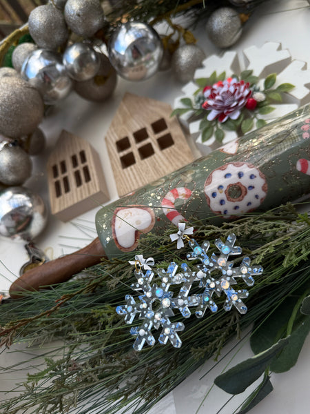 Snowflake dangles