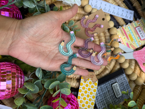 Squiggle pencil stud