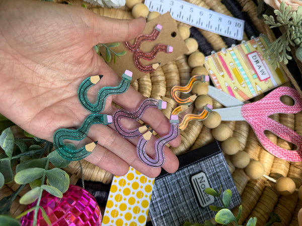 Squiggle pencil stud