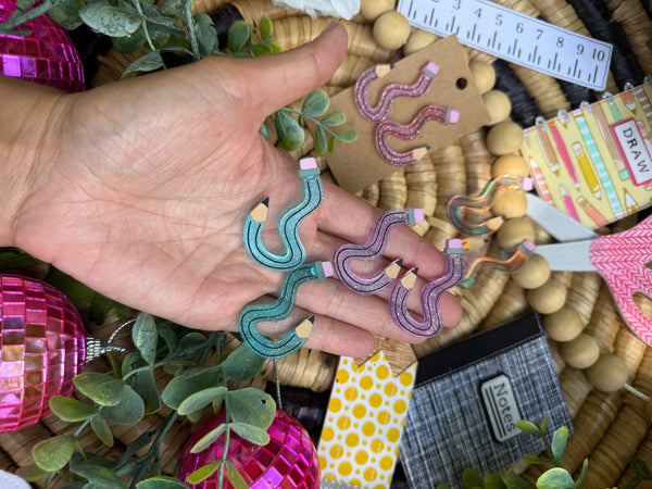 Squiggle pencil stud