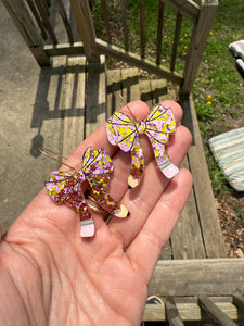 Pencil bow hooks