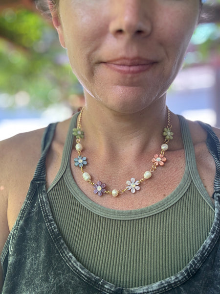 Floral rainbow daisy pearl necklace